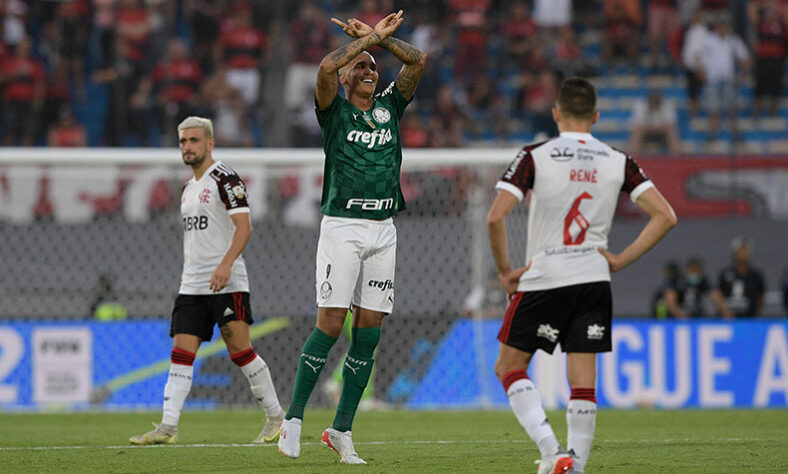 Escalação do Palmeiras na final da Copa Libertadores da América de 2021 - Weverton; Mayke (Gabriel Menino), Gustavo Gómez, Luan e Piquerez (Felipe Melo); Danilo (Patrick de Paula), Zé Rafael (Danilo Barbosa), Gustavo Scarpa e Raphael Veiga (Deyverson); Dudu (Wesley) e Rony. Técnico: Abel Ferreira