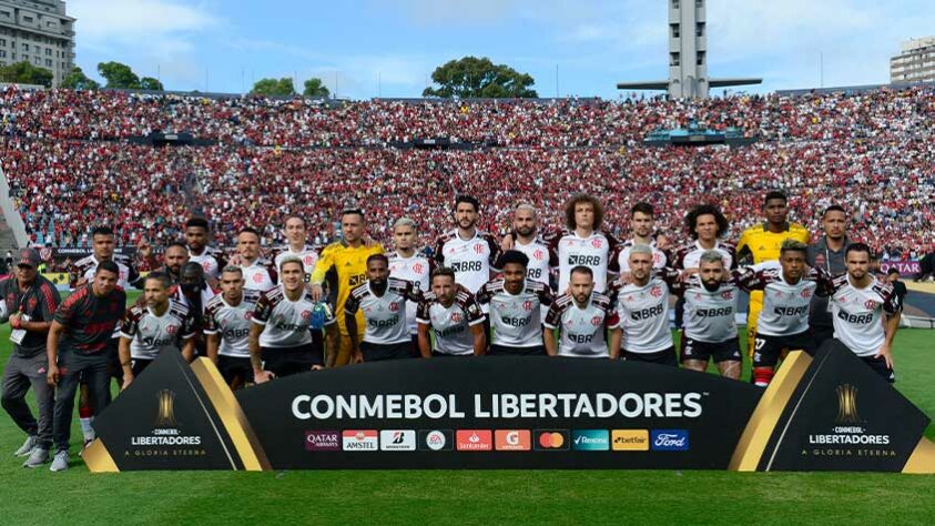Time do Flamengo na foto oficial.