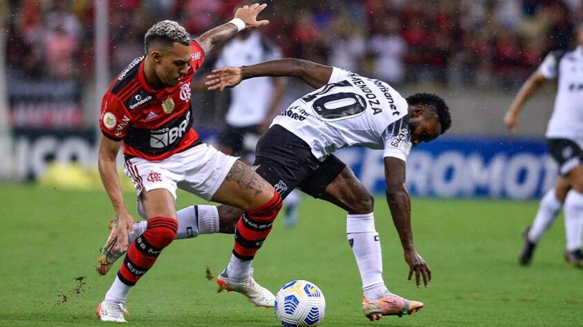 O Flamengo venceu o Ceará por 2 a 1, nesta quarta-feira, pela 36ª rodada do Brasileiro. Gabi e Matheuzinho foram os autores dos gols no Maracanã, num jogo que serviu para recuperar um pouco de ânimo três dias após o vice da Libertadores. Veja as notas! (Por Lazlo Dalfovo - lazlodalfovo@lancenet.com.br)