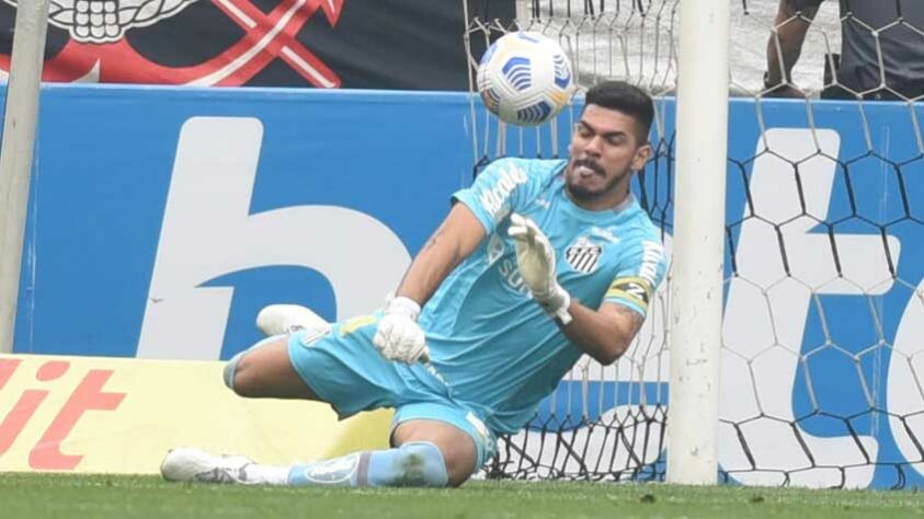 João Paulo brilhou na partida e foi o protagonista. Se não fosse o goleiro santista, o Bugre viraria para cima do Peixe. Ele fez defesas muito difíceis em momentos importantes da partida, mostrando todo o potencial que possui. 