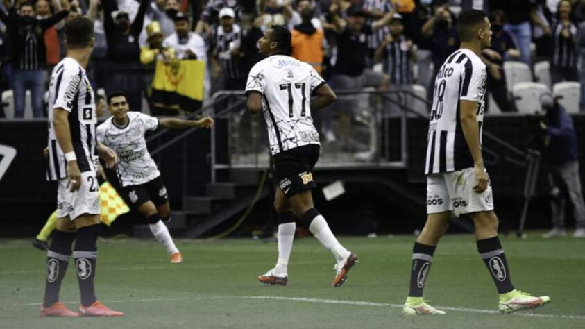 Em jogo válido pela 34ª rodada do Brasileirão 2021, o Corinthians venceu o Santos pelo placar de 2 a 0. Com grande jogo de Jô e Renato Augusto, o Timão confirmou a vitória com sobras em casa. Confira as notas do Corinthians no LANCE! (por Redação São Paulo) 