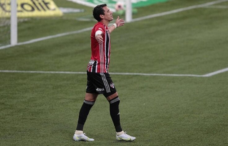 Bastante criticado durante a temporada, Pablo dificilmente permanecerá no São Paulo. O clube paulista, inclusive, busca incluir o atacante em negociações. Ele tem contrato até o fim de 2023.
