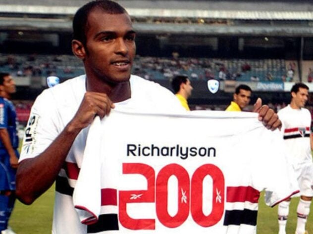 Richarlyson - O ex-jogador multicampeão pelo São Paulo e com passagens por outros clubes do Brasil é novo comentarista da Globo.