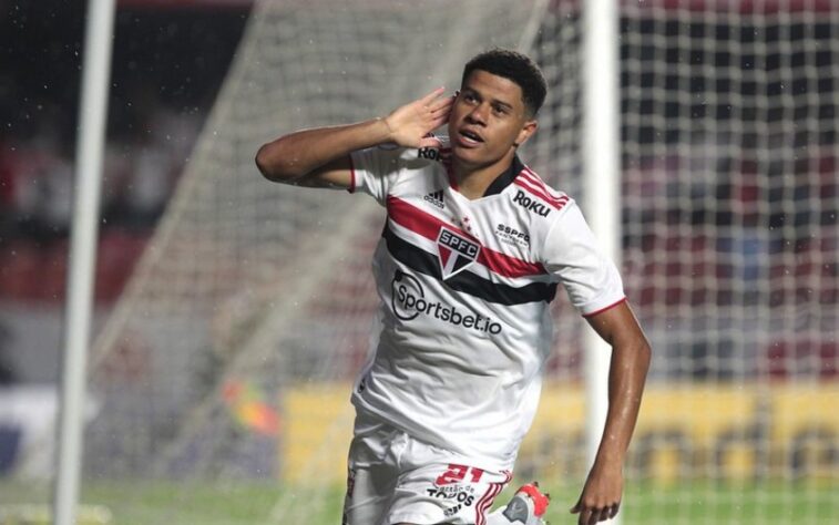 O São Paulo venceu o Sport por 2 a 0, no Morumbi, pela 36ª rodada do Campeonato Brasileiro. O setor ofensivo da equipe, principalmente com Calleri, Sara e Benítez funcionou no segundo tempo. Veja as notas do LANCE!