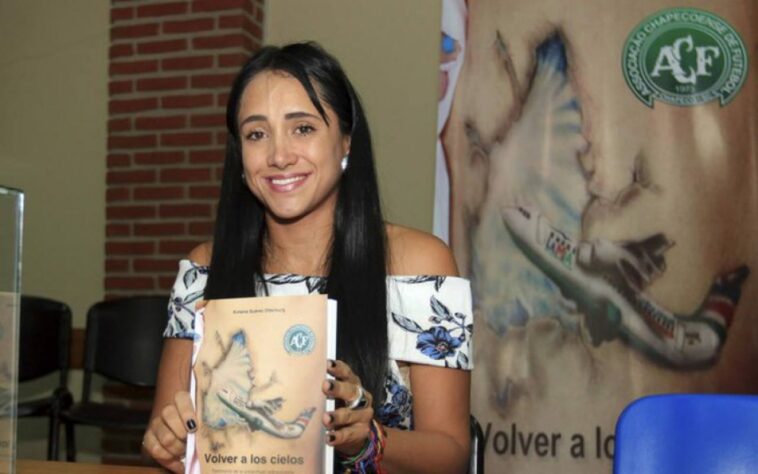 Ximena Suárez (31 anos) - Além de Erwin, Ximena foi a outra comissária que sobreviveu ao acidente.  Em 2019, voltou ao mundo aéreo e retomou a carreira na tripulação de um avião.