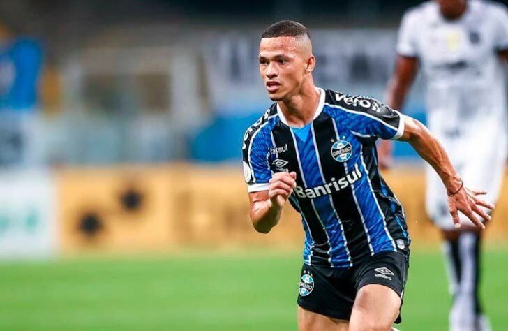 NEGOCIANDO - De acordo com o portal Torcedores.com, o Juventude está próximo de anunciar a contratação do volante Darlan, por empréstimo de uma temporada junto ao Grêmio.