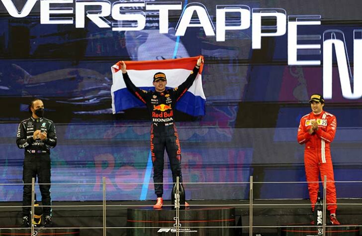 Verstappen comemora o título.