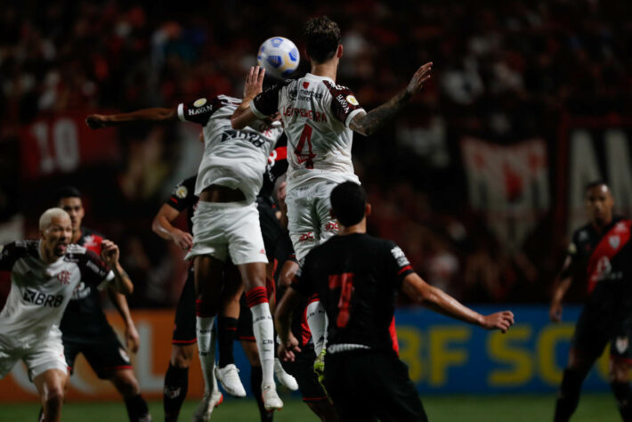 O Flamengo, assim, se despediu de 2021 de uma forma melancólica. Boa parte do elenco recebeu férias antecipadas antes do último jogo, que contou com um time formado, principalmente, por crias da base. O Atlético-GO venceu o Rubro-Negro Carioca por 2 a 0, que pouco fez dentro de campo.