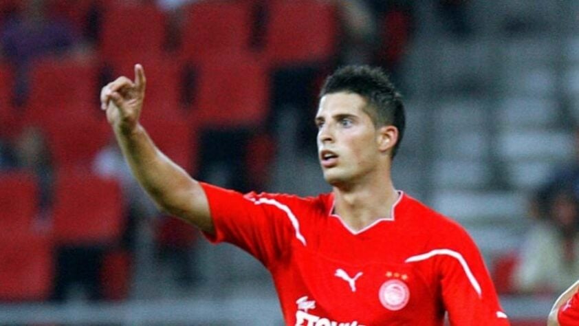 Kevin Mirallas (34 anos) - Último clube: Gaziantep FK (Turquia) - Sem contrato desde julho de 2021 - Valor de mercado: 900 mil euros (R$ 5,7 milhões).