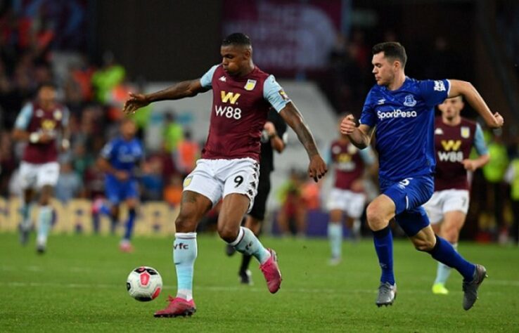 NEGOCIANDO - O Palmeiras intensificou as conversas para contratar Wesley Moraes, atacante do Aston Villa, da Inglaterra, que está emprestado ao Club Brugge, da Bélgica. Hugo Cajuda, empresário de Abel Ferreira, entrou em contato com Wesley, os responsáveis pela carreira dele e o clube belga para saber da vontade do atleta, além das condições físicas. O retorno foi positivo e os ingleses acreditam que um retorno ao futebol brasileiro é uma boa vitrine para o atleta. 