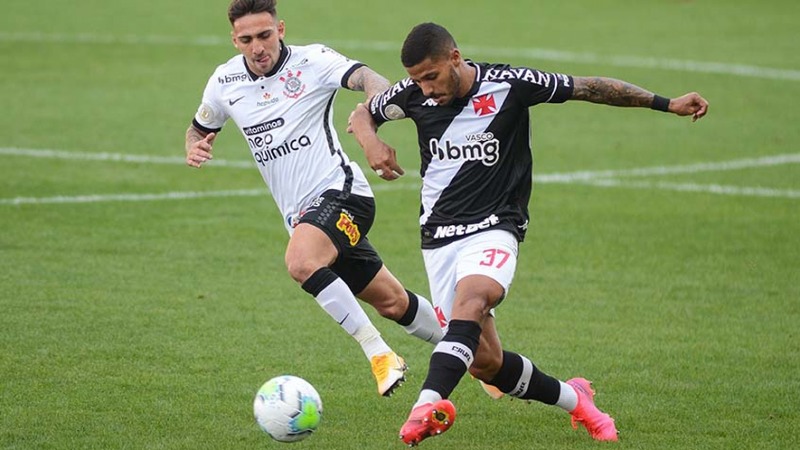 Nos primeiros meses, a equipe lutava para permanecer na elite do futebol brasileiro sob o comando do técnico Vanderlei Luxemburgo, mas não conseguia apresentar um bom futebol. No momento decisivo, Germán Cano perdeu um pênalti diante do Internacional e praticamente sacramentou o futuro do clube carioca. O rebaixamento foi concretizado no saldo de gols e o vascaíno teve que conviver pela quarta vez com a segunda divisão em 14 anos.