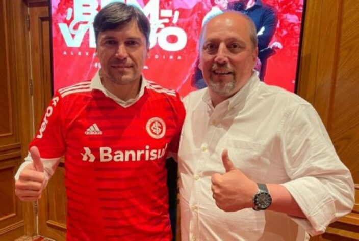 FECHADO! - O Internacional encerrou o mistério e anunciou a chegada do técnico Alexander Medina através das redes sociais. O uruguaio estava no Talleres-ARG e, após não renovar o seu contrato com o time de Córdoba, aceitou a oferta do Colorado. O contrato será válido até dezembro de 2022.