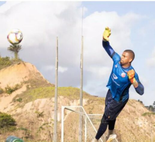 FECHADO - O Náutico passa por um processo de reformulação de elenco para 2022, e o goleiro Anderson não vai permanecer. O atleta pertence ao Athletico, que solicitou o seu retorno para a disputa do Campeonato Paranaense.