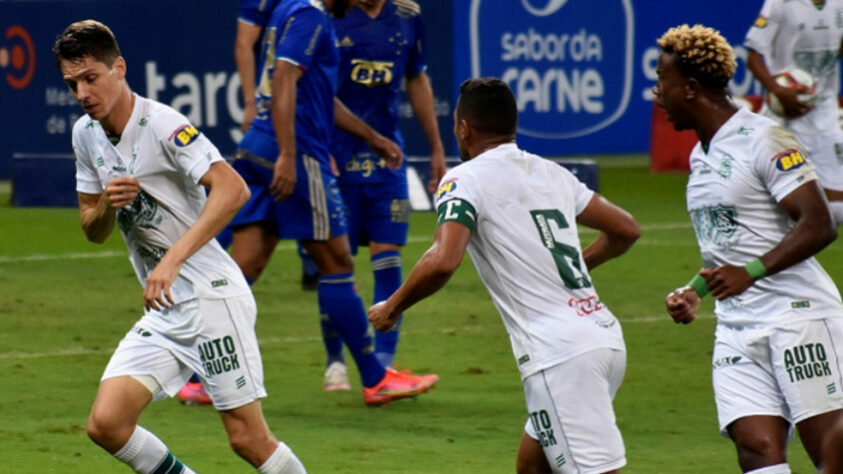 Decepção no Campeonato Mineiro - O Cruzeiro iniciou a temporada 2021 de olho no título mineiro. Na fase de grupos, a equipe fez o suficiente e se classificou em 3º lugar. Nas semifinais, o futebol mediano não foi o suficiente, e a Raposa foi eliminada pelo América-MG, falhando em disputar a grande final.