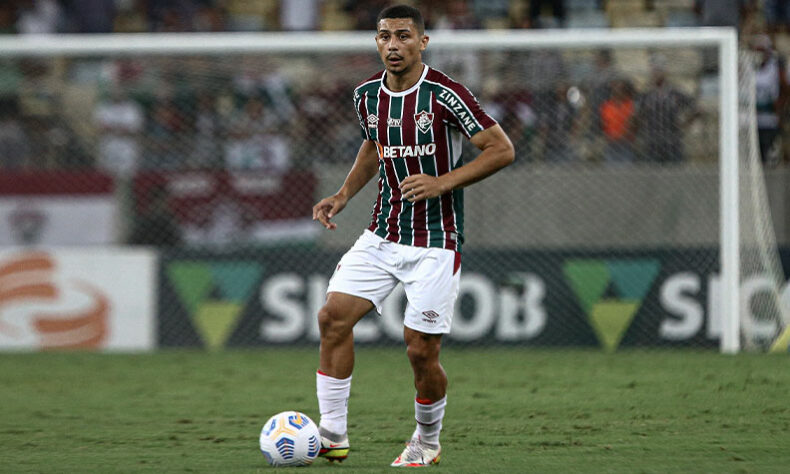 André (volante - Fluminense - 21 anos): multa de 40 milhões de euros (R$ 212 milhões) para mercado externo / multa de mercado nacional não conhecida publicamente.