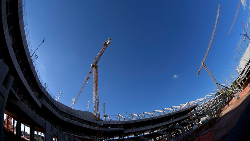 A Arena MRV terá capacidade para 46 mil torcedores e o terreno tem 128 mil m². Antes, o local pertencia à MRV, mas foi comprada por Rubens Menin e doada ao Galo.