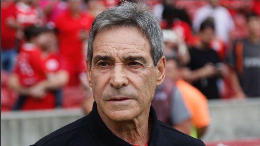 O ex-jogador Paulo César Carpegiani era o técnico do Flamengo na conquista do Mundial de Clubes, em 1981. Atualmente está sem clube, tendo trabalhado no Vitória e no Flamengo em 2018.