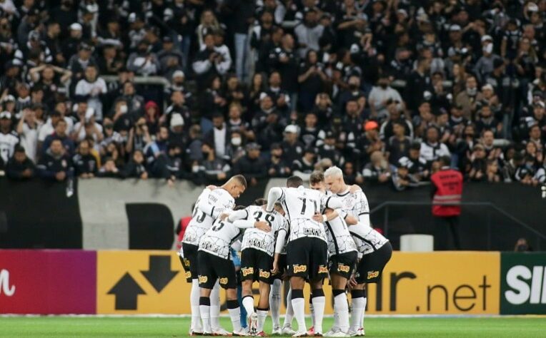 3° lugar - Corinthians: R$ 912 milhões de dívida total em 2021 / dívida total em 2020 era de R$ 949,2 milhões / variação de -4% de 2020 para 2021