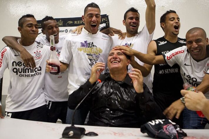 O título foi o primeiro conquistado por Tite como técnico do Corinthians. A temporada havia começado difícil para o atual treinador da Seleção Brasileira, com a eliminação precoce do Timão na pré-Libertoadres, contra o Tolima, mas dali em diante foram mais um Paulistão (2013), a inédita Libertadores (2012), uma Recopa (2013) e um Mundial (2012) naquela que era a segunda passagem do treinador no Timão, e um novo Brasileiro (2015) na  terceira vez que o técnico trabalhou no Coringão. 