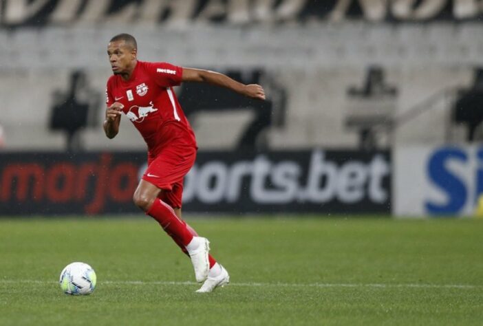 FECHADO - O Brasileirão termina nesta quinta-feira, e o Bragantino deu indícios que mudanças estão por vir nas próximas semanas no elenco de Mauricio Barbieri. O primeiro escolhido a sair é o lateral-esquerdo Edimar. O contrato com o jogador de 35 anos se encerra em dezembro e não será renovado.