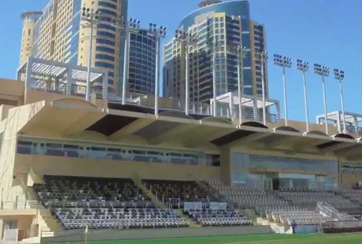 Estádio Al Nahyan, em Abu Dhabi, Emirados Árabes Unidos.