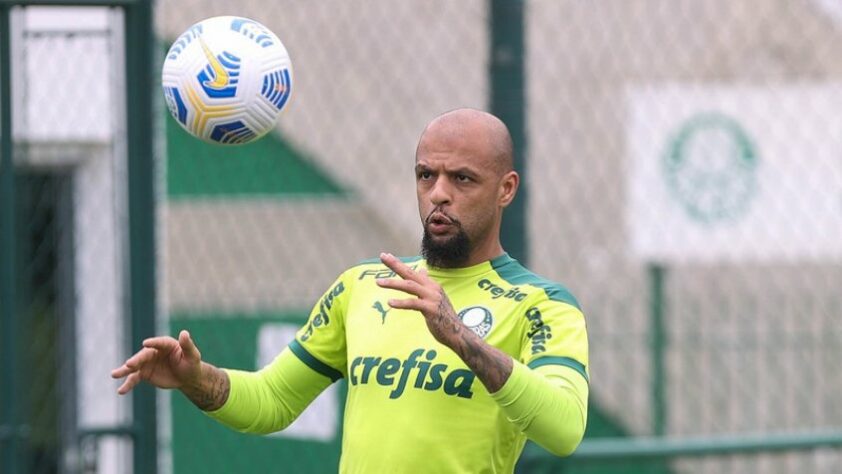 ESQUENTOU - Com futuro incerto e contrato até o final da temporada com o Palmeiras, Felipe Melo tem recebido sondagens de clubes e avisou que vai definir o futuro na próxima semana. O capitão espera o Alviverde e comentou que a decisão passará por uma conversa com a família e o empresário. O camisa 30 confirmou que conversou com o Internacional, mas que em nenhum momento o clube do Rio Grande do Sul chegou a formalizar uma proposta. O Fluminense também sondou o volante.