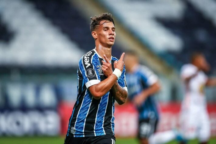 Ferreira - Atacante - 23 anos - Contrato com o Grêmio até 31/12/2023