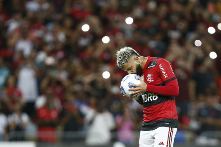 Veja mais momentos do Brasileirão: Gabigol antes de pênalti perdido em Flamengo 0 x 1 Santos