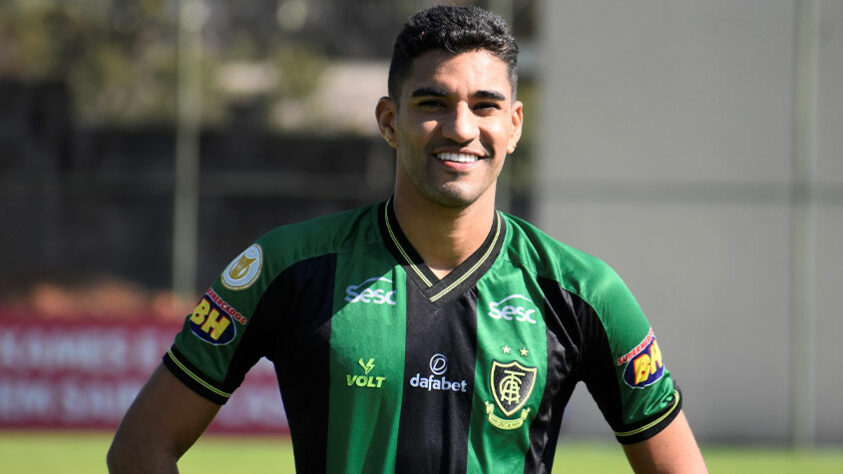 Isaque (meia - 24 anos) - retorna ao Grêmio após passagem no América-MG - contrato com o Grêmio até 31/12/2023 - valor de mercado segundo o Transfermarkt: 1,3 milhão de euros (R$ 8,1 milhões).