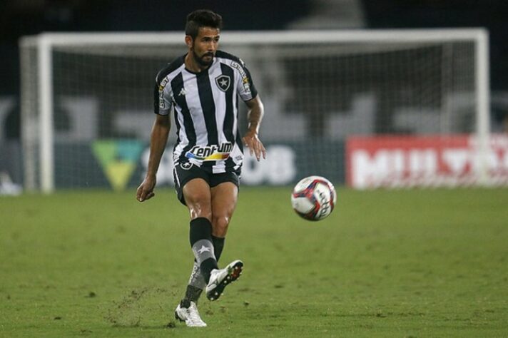 Jonathan Lemos - Lateral-direito - 29 anos - Saindo do Botafogo/futuro indefinido.