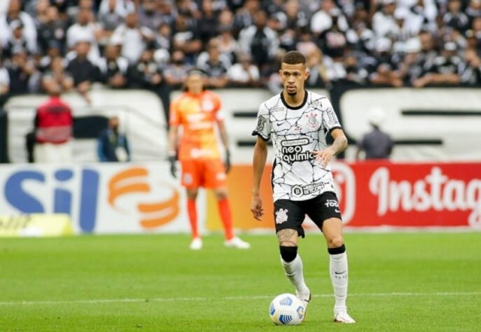 João Victor - zagueiro do Corinthians - 23 anos