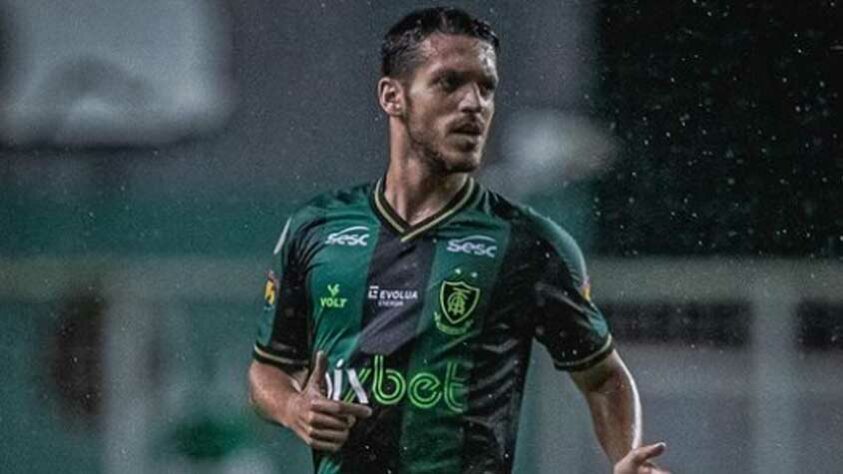 NEGOCIANDO - Os meio-campistas Lucas Kal (foto) e Alê estão perto de ter os contratos renovados com o América-MG. O coordenador do futebol clube-empresa, Macus Salum, informou o encaminhamento dos acertos durante o programa "Hora do Coelho". Os vínculos dos dois atletas, atualmente, vão até abril de 2022.