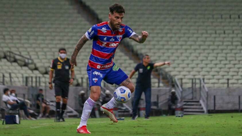 Lucas Lima foi emprestado ao Fortaleza em 2021. O fato de estar fora dos planos do técnico Abel Ferreira e o alto salário fazem com que o clube paulista busque emprestá-lo novamente.