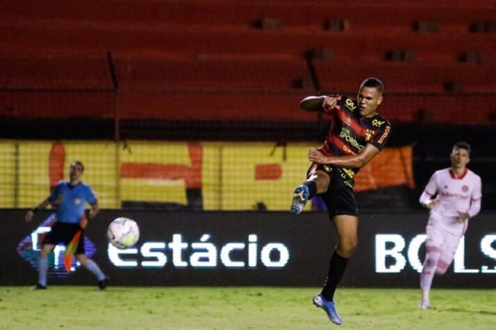 9° - MIKAEL (22 anos - atacante - Sport): 11 pontos.