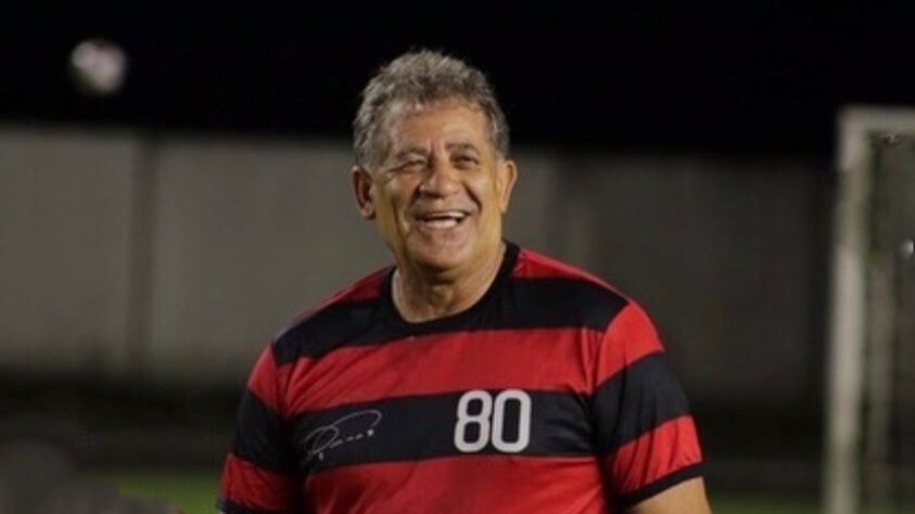 Nunes foi subscretário de esportes de Nova Iguaçu e tentou, em 2010, ser deputado estadual do Rio de Janeiro. Hoje, o "Artilheiro das Decisões" é o presidente e joga pelo time master do Flamengo.