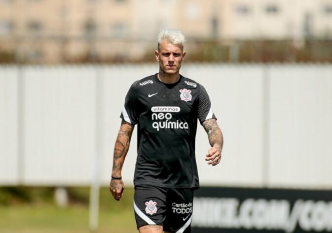 ROGER GUEDES - Corinthians (C$ 16,34) - Cinco dos seis gols válidos pelo Cartola feitos pelo atacante foram atuando em casa. Jogando mais uma vez como mandante, tem potencial para se destacar diante de um Grêmio que deve se expor na briga pra não cair.