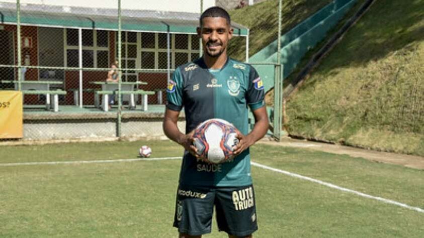 Ramon (meio-campista - 24 anos) - retorna ao Internacional após passagem no América-MG - contrato com o Internacional até 31/12/2022 - valor de mercado segundo o Transfermarkt: 200 mil euros (R$ 1,2 milhão).