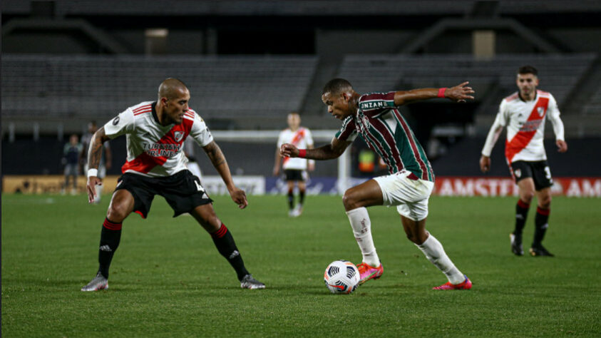 Enquanto o Carioca ainda acontecia, o Tricolor fez sua estreia na Libertadores. Pela primeira rodada da fase de grupos, o time enfrentou o River Plate, no Maracanã. Ao final da partida, as equipes terminaram com um empate por 1 a 1. 