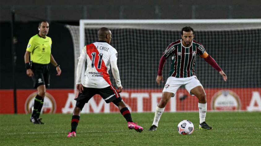 Na segunda partida entre River Plate e Fluminense, que ocorreu no Estádio Monumental, o cenário foi diferente do empate em casa. O Tricolor fez um dos melhores jogos de sua temporada e venceu o adversário por 3 a 1, com gols de Caio Paulista, Yago Felipe e Nenê. 