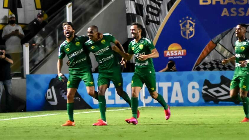 Cuiabá: Sobe – Marllon – O zagueiro fez o gol da equipe logo no começo do jogo. Ele aproveitou a sua boa estatura e desviou de cabeça, na primeira trave, para balançar as redes. // Desce – Pepê – O volante fez até uma partida interessante taticamente, mas o destaque negativo foi por conta do gol perdido no primeiro tempo, quando a equipe vencia o jogo por 1 a 0. Em contra-ataque, ele invadiu a área sozinho, mas o chute foi defendido por João Paulo.