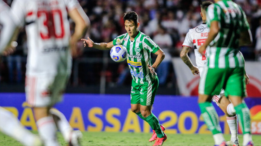 NO RADAR - O nome da vez no Botafogo é o de Chico, atleta que atuou pelo Juventude. A diretoria do Glorioso fez uma sondagem pelo atleta, que não deve renovar com a equipe gaúcha e fica livre no mercado após 31 de dezembro. Ainda não há proposta, mas o nome é avaliado internamente.