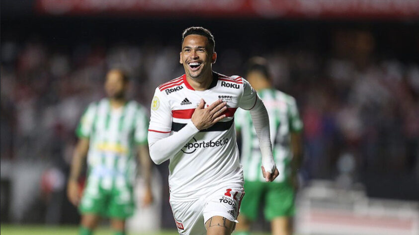 13º colocado - SÃO PAULO (48 pontos) - 37 jogos - Título: 0% - Libertadores: 4,8% - Rebaixamento: 0%.