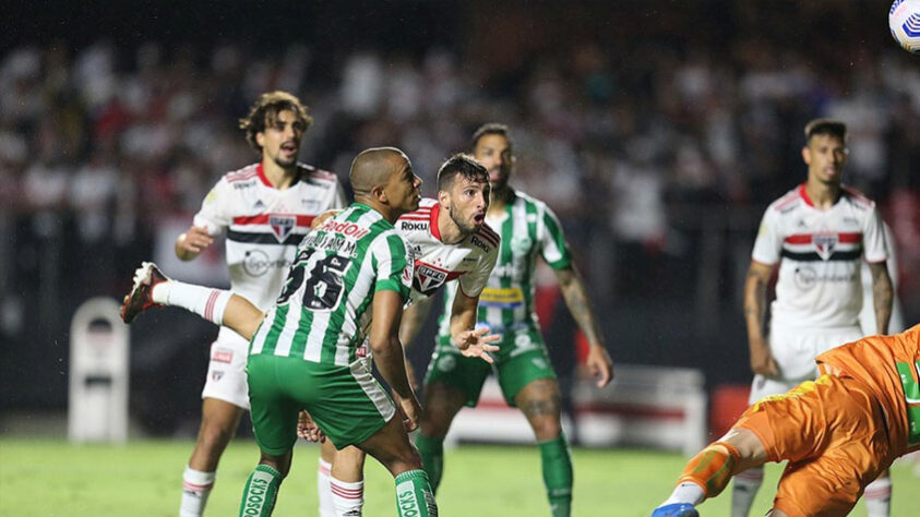 17º colocado - JUVENTUDE (43 pontos) - 37 jogos - Título: 0% - Libertadores: 0% - Rebaixamento: 48,1%.