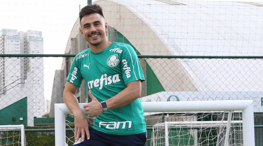 FECHADO! - O Fluminense já tem mais dois reforços acertados para a próxima temporada. Em live da FluTV, o presidente do clube, Mário Bittencourt, confirmou que o clube fechou com Willian, ex-Palmeiras, e Mário Pineida, que antes estava no Barcelona de Guayaquil (EQU). O brasileiro chega ao Rio de Janeiro nesta terça-feira para assinar.