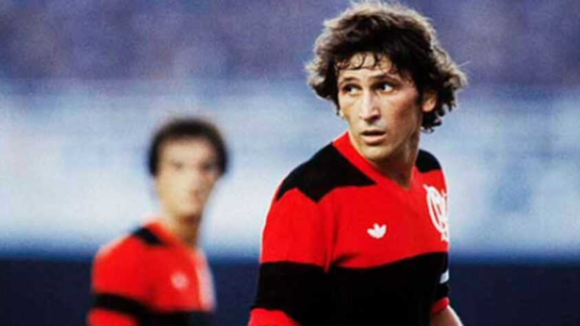 Zico defendeu o Flamengo em duas passagens entre 1971 e 19890, disputando 732 jogos e conquistando sete Estaduais, quatro Brasileiros, uma Libertadores e o Mundial de Clubes.