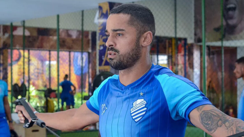 Outro grande destaque da temporada em fim de contrato, Dellatorre chamou atenção ao marcar 11 gols na Série B, totalizando 22 em 2021.