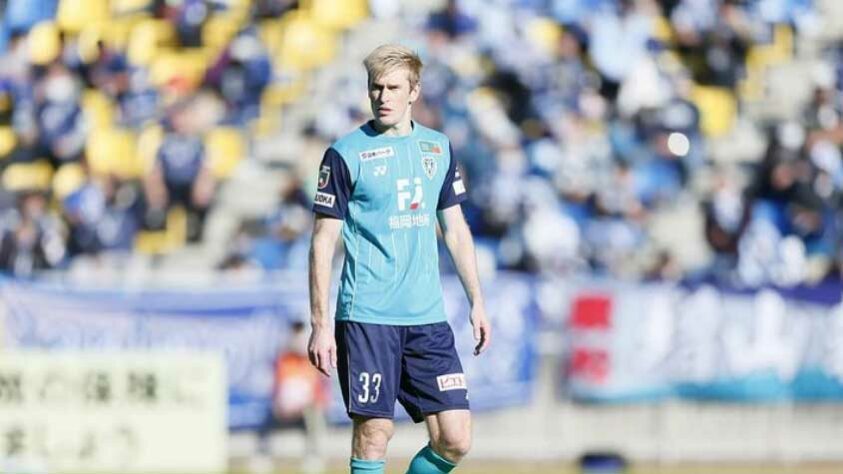 Outro zagueiro que teve bom número de atuação foi Douglas Grolli, este pelo Avispa Fukuoka. O atleta fez 30 partidas na J-League e foi um dos principais nomes de sua equipe. Ele ainda marcou um gol.