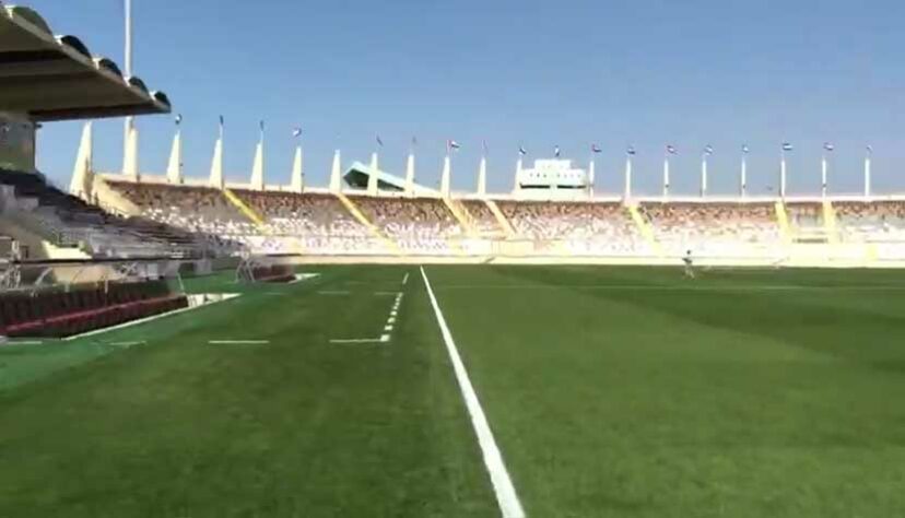 Estádio Al Nahyan, em Abu Dhabi, Emirados Árabes Unidos.