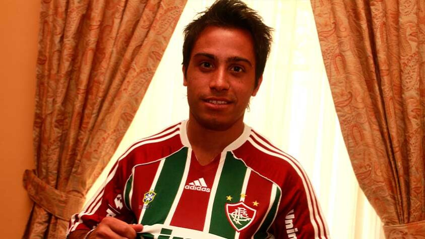 Martinuccio foi outro a fazer uma breve passagem pelo Fluminense. O meia chegou ao clube em 2011, com o status de melhor jogador da Libertadores da mesma temporada. Porém, o atacante marcou apenas um gol em 15 partidas. Durante os cinco meses de contrato, foi cedido ao Villareal, Cruzeiro e Chapecoense.  