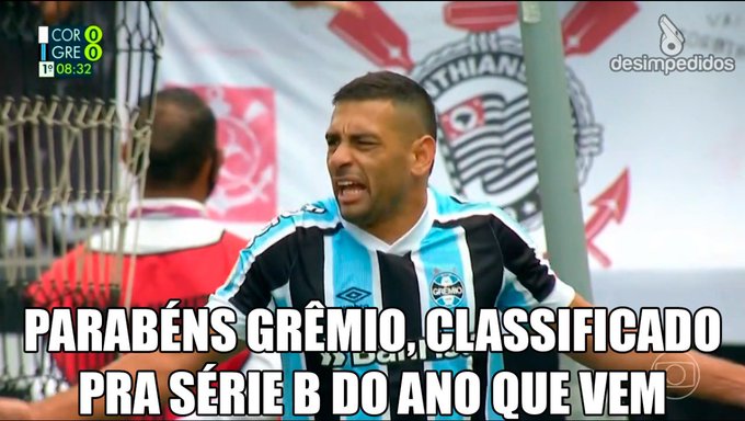 Queda no Brasileirão: rebaixado para Série B, Grêmio é alvo de memes dos rivais.